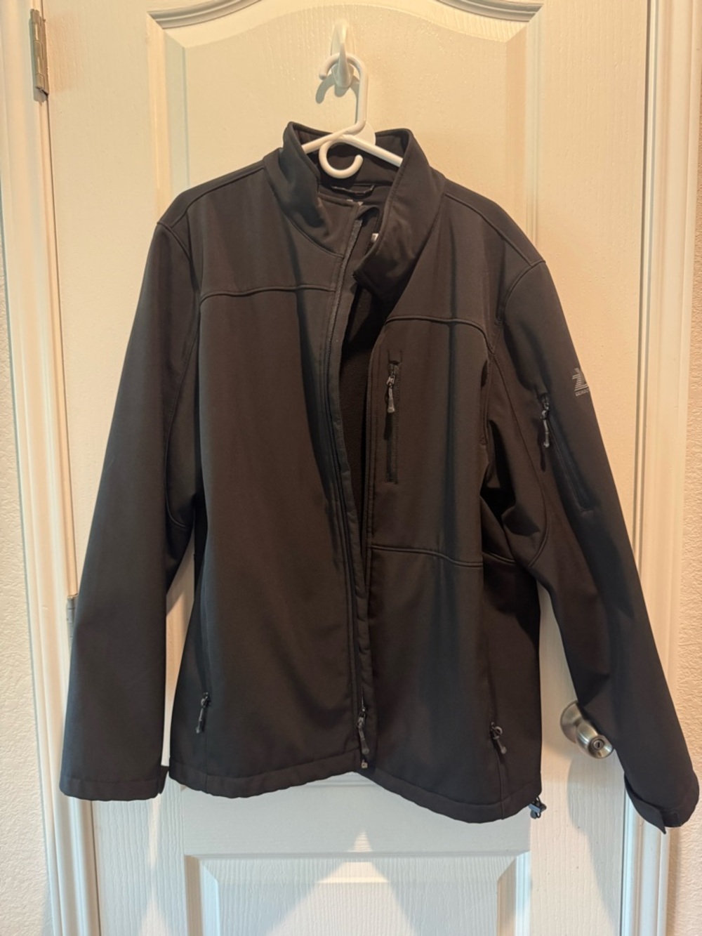 ZeroXposur Men's Black Lightweight Softshell Jacket